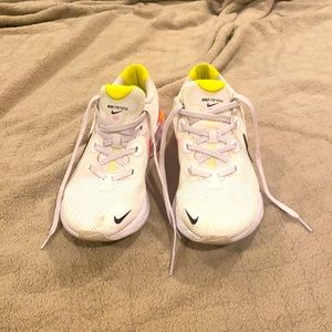 Nike women Renew Run - neon 8.5 gently used